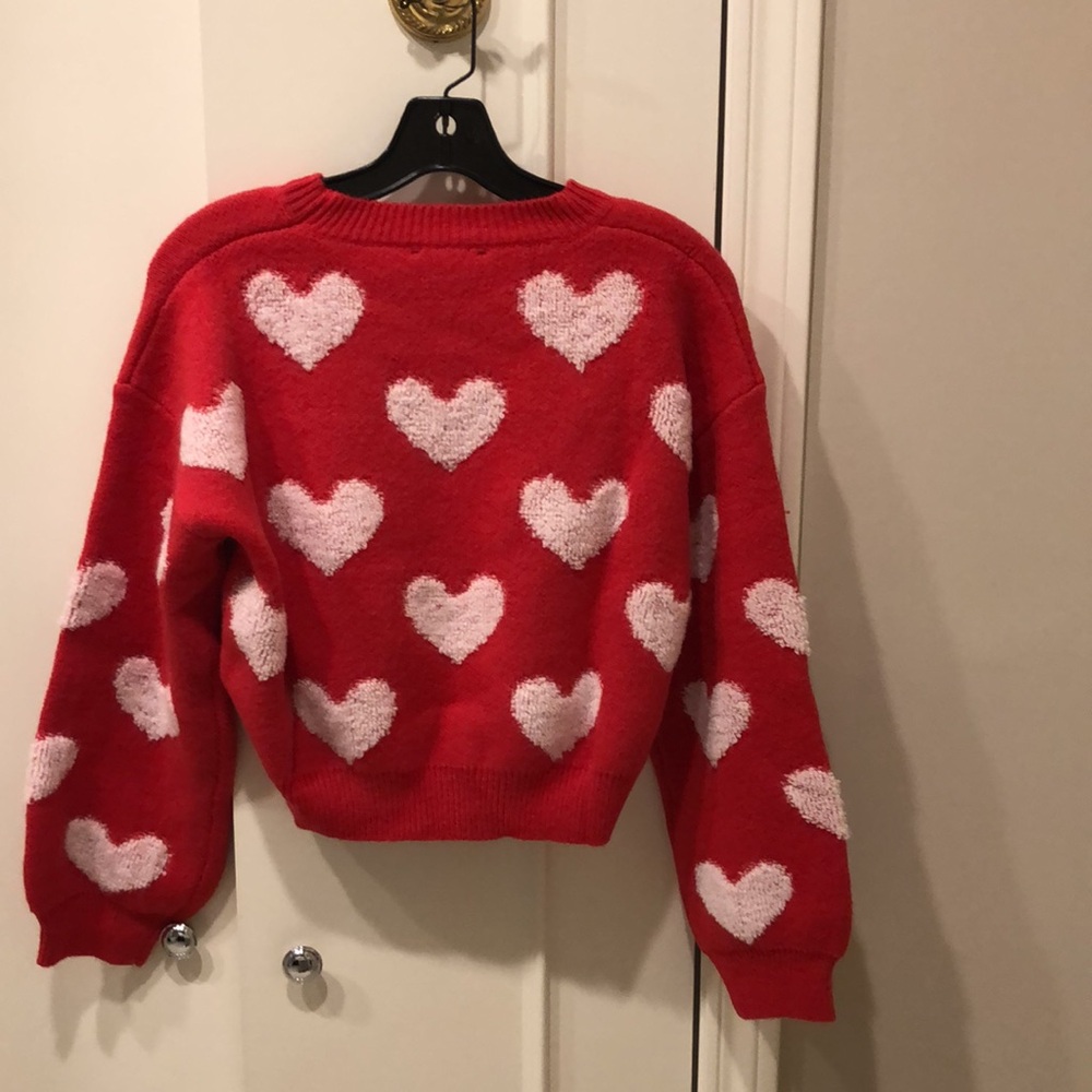 Akaiv Sweater - Picture 2 of 6